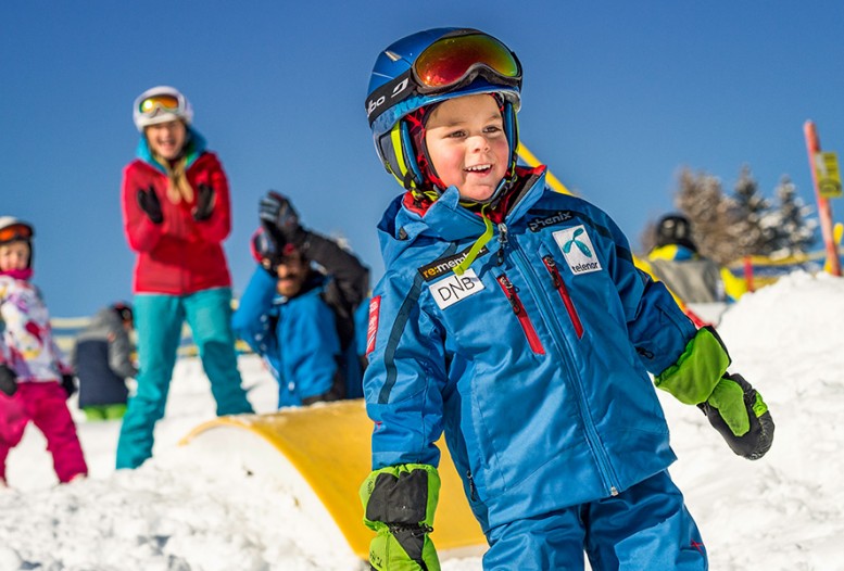 Skikurse für die ganze Familie ab 3 Jahren © Flachau Tourismus | zooom productions