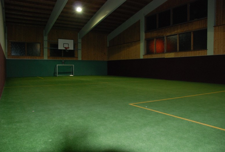 Große Sporthalle für Gruppenaktivitäten im Jugend- und Familiensporthotel Hanneshof in Flachau