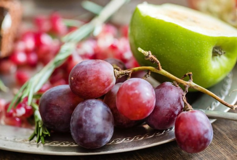 Frische Früchte vom Buffet © Shutterstock